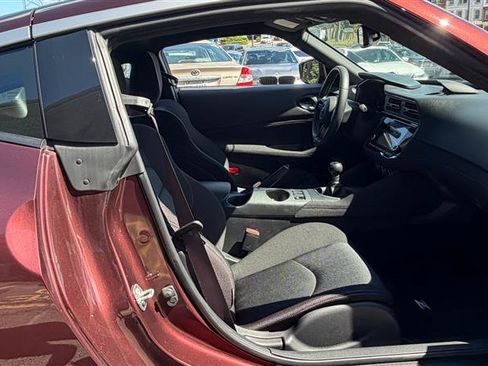 Used 2025 Nissan Z Sport w/ Floor Mat Package RWD image 9