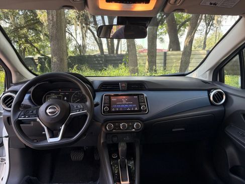 Used 2025 Nissan Versa SV FWD image 31