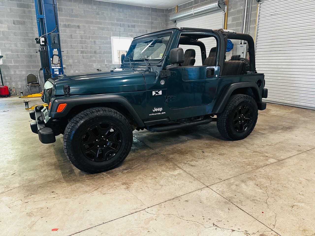 Used 2005 Jeep Wrangler X w/ Tire & Wheel Group (Ecco) AWD/4WD image 3