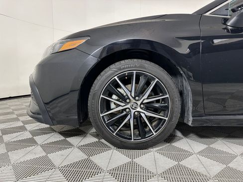 Used 2024 Toyota Camry SE image 10
