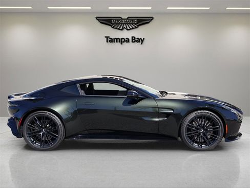 Used 2025 Aston Martin V8 Vantage Coupe image 5