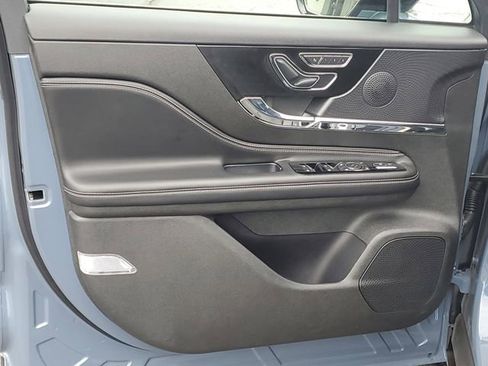 Certified 2023 Lincoln Corsair AWD w/ Equipment Group 101A image 8