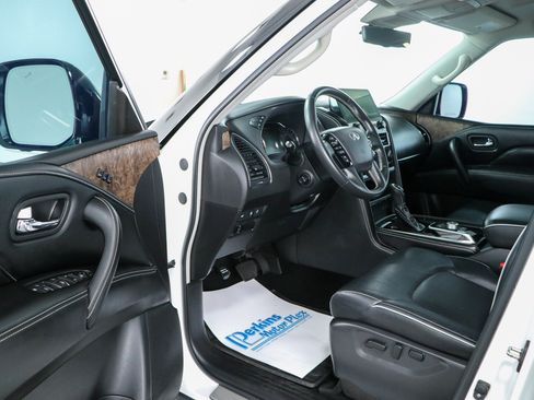 Used 2023 INFINITI QX80 Premium Select w/ All-Season Package AWD/4WD image 3