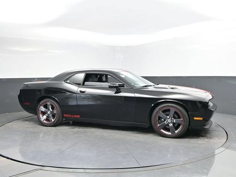 Used 2013 Dodge Challenger SXT RWD image 3