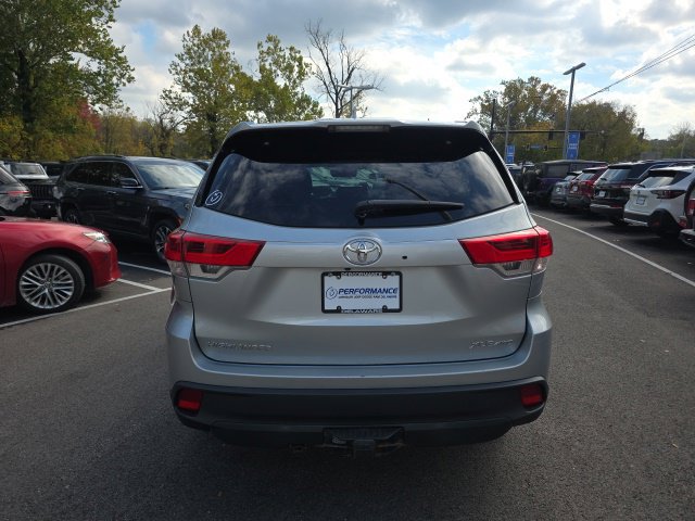Used 2019 Toyota Highlander XLE AWD/4WD image 25