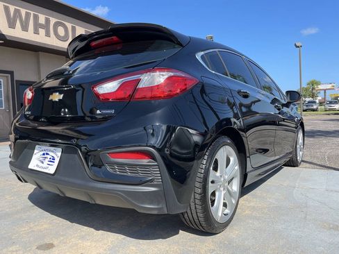 Used 2017 Chevrolet Cruze Premier FWD image 7