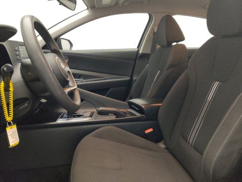 Used 2023 Hyundai Elantra SEL image 17