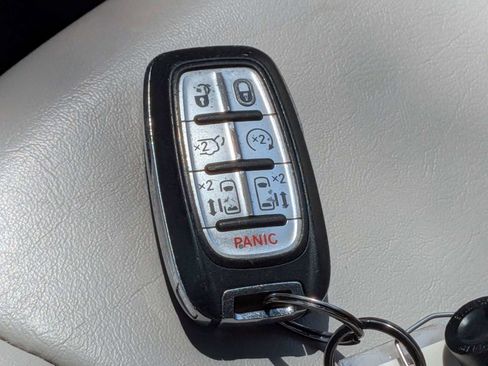 Used 2021 Chrysler Voyager Lxi FWD image 31
