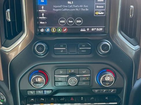 Used 2019 Chevrolet Silverado 1500 High Country w/ Technology Package AWD/4WD image 24