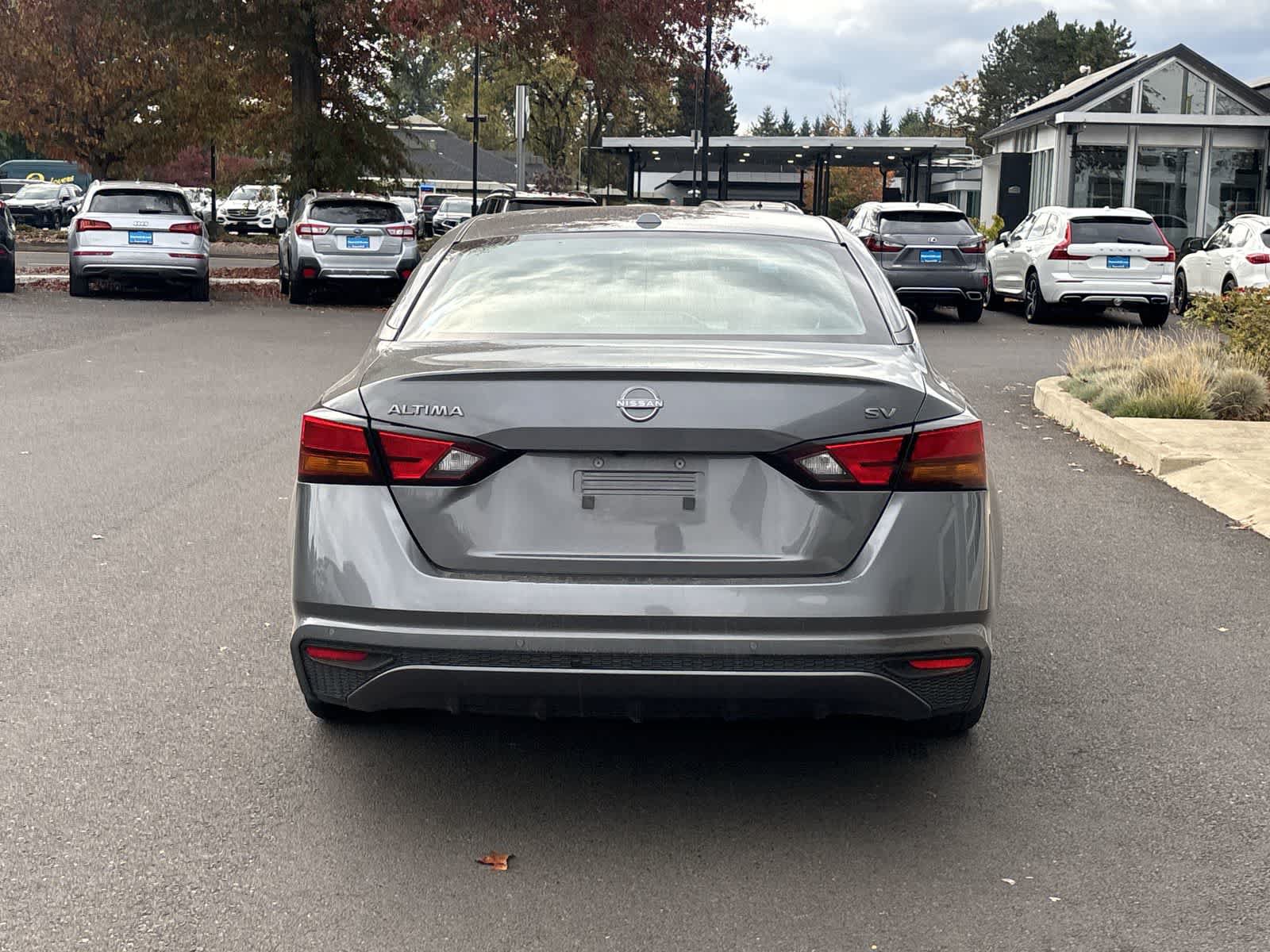Used 2024 Nissan Altima 2.5 SV FWD image 4