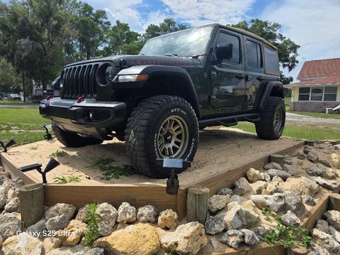Used 2021 Jeep Wrangler Unlimited Rubicon AWD/4WD image 2