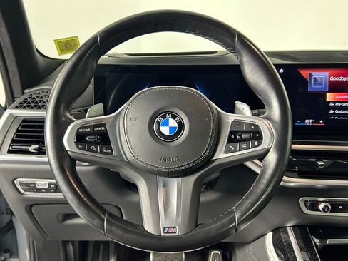 Used 2023 BMW X7 xDrive40i w/ M Sport Package AWD/4WD image 31