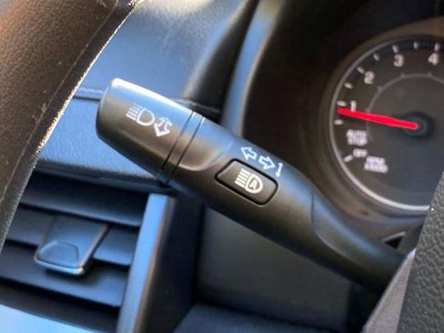 Used 2022 GMC Terrain SLE image 22