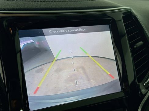 Used 2019 Jeep Cherokee Limited image 14