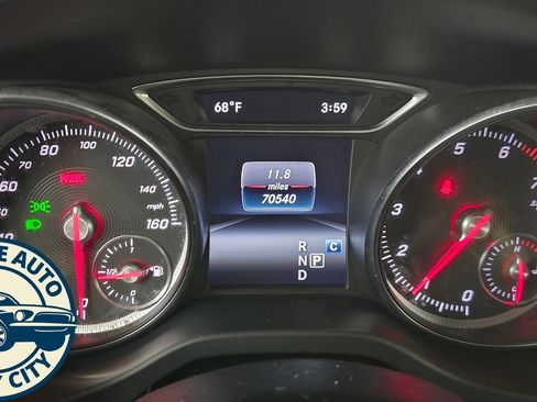 Used 2018 Mercedes-Benz GLA 250 4MATIC image 11