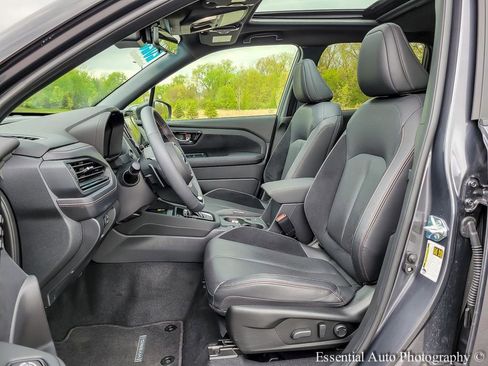 Certified 2025 Subaru Forester Touring AWD/4WD image 8