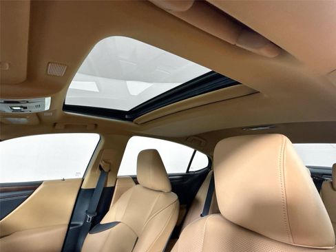 Used 2023 Lexus ES 350 w/ Premium Package FWD image 6