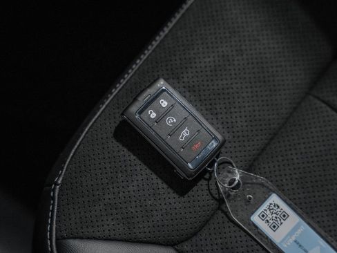 New 2025 Jeep Grand Cherokee Altitude image 42