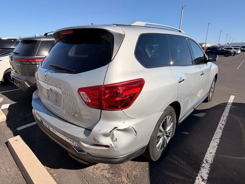 Used 2018 Nissan Pathfinder SV AWD/4WD image 5