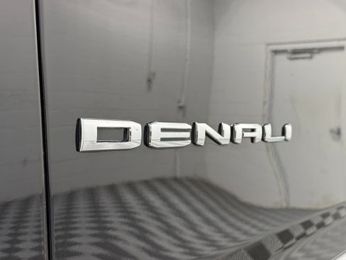 Used 2026 GMC Yukon XL Denali w/ Advanced Technology Package AWD/4WD image 10
