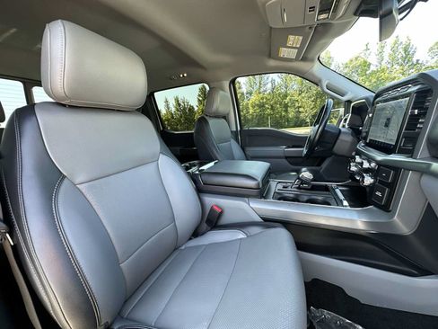 Used 2021 Ford F150 Lariat w/ FX4 Off-Road Package AWD/4WD image 24