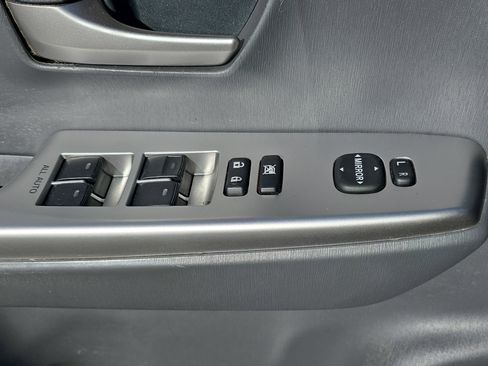 Used 2014 Toyota Prius V Five image 24