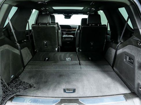 Used 2021 Cadillac Escalade Premium Luxury AWD/4WD image 35