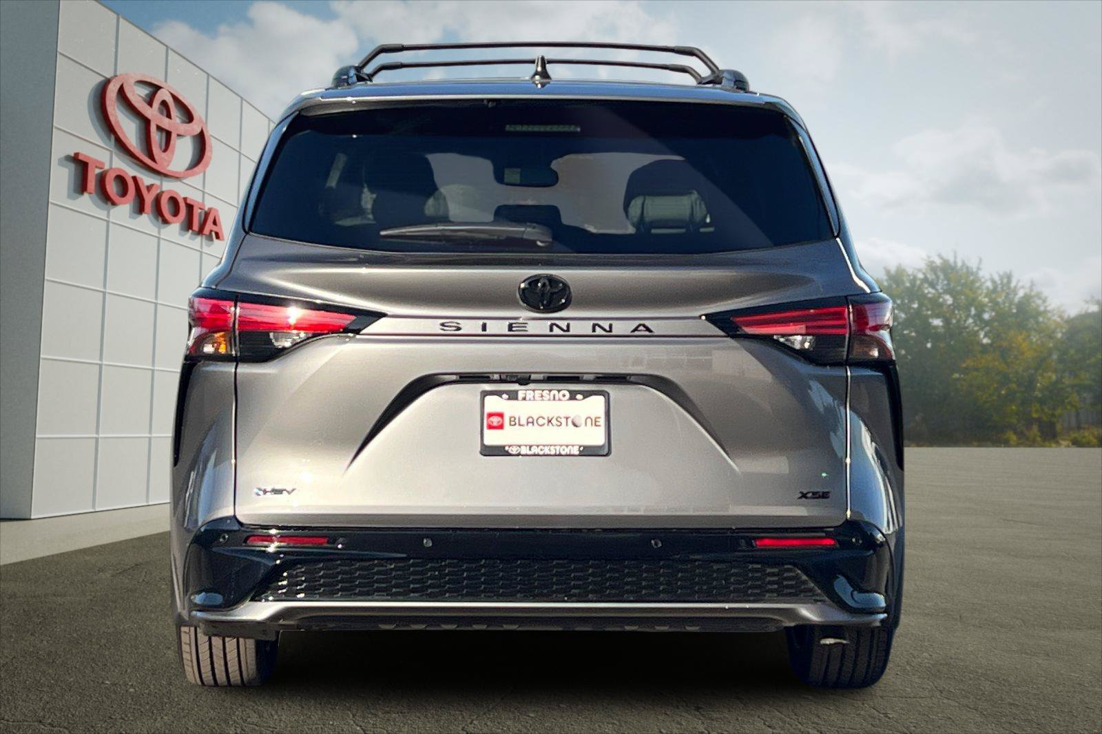 Certified 2026 Toyota Sienna XSE FWD image 4