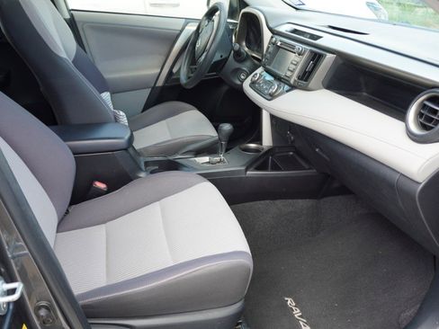 Used 2013 Toyota RAV4 XLE image 9