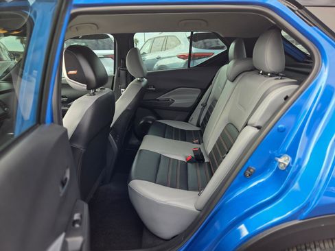 Used 2023 Nissan Kicks SR w/ SR Premium Package image 18