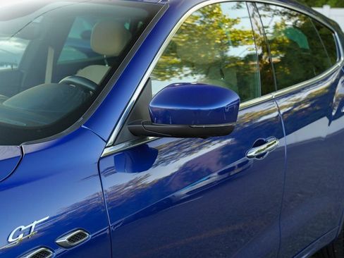 Used 2022 Maserati Levante GT image 11