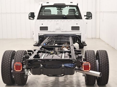 New 2026 Ford F550 2WD Regular Cab Super Duty image 7