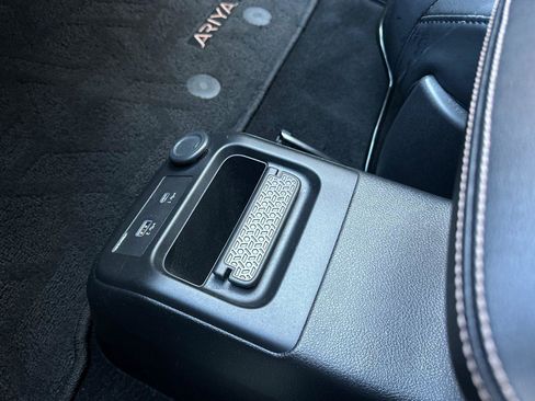 Used 2023 Nissan Ariya AWD image 35