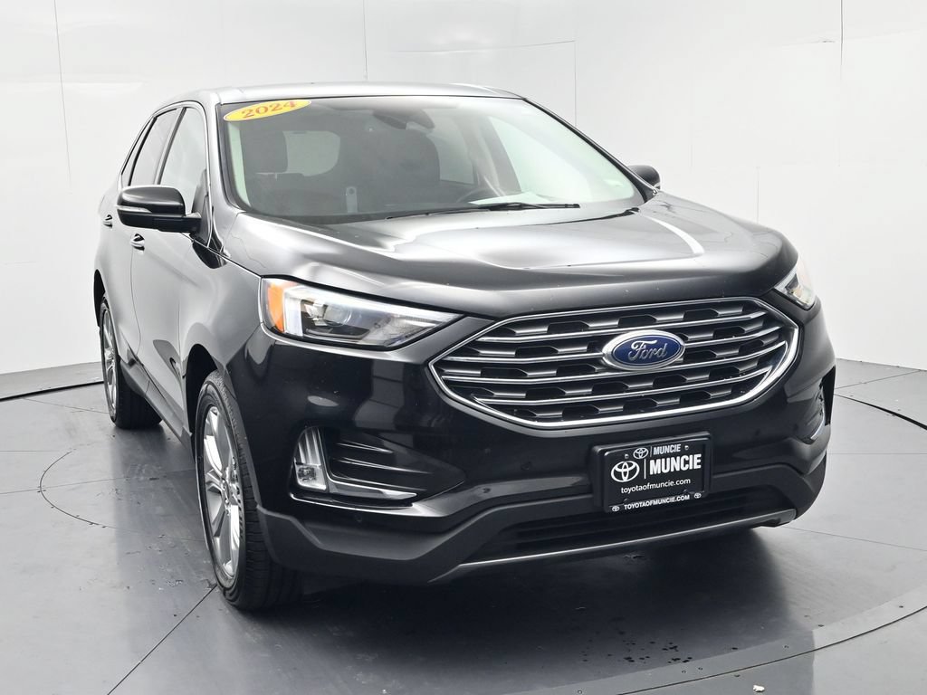 Used 2024 Ford Edge Titanium AWD/4WD image 2