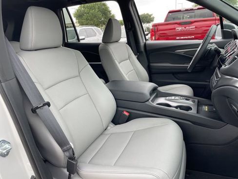 Used 2025 Honda Passport EX-L image 27
