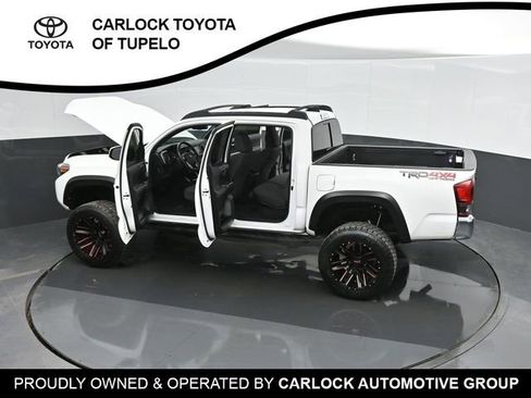 Used 2018 Toyota Tacoma TRD Off-Road AWD/4WD image 70