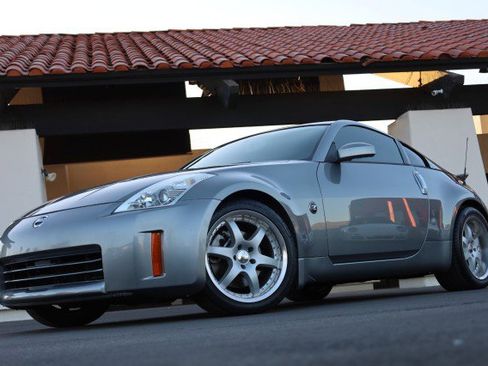Used 2006 Nissan 350Z Enthusiast w/ (N93) Cargo Convenience Pkg image 46