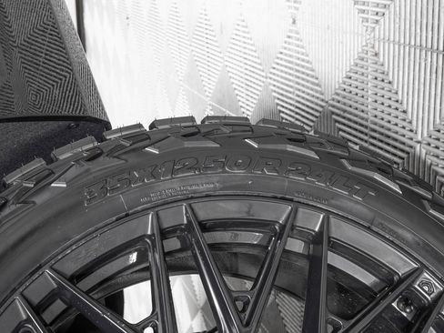 Used 2026 Cadillac Escalade Platinum Sport w/ LPO, Floor Liner Package image 40