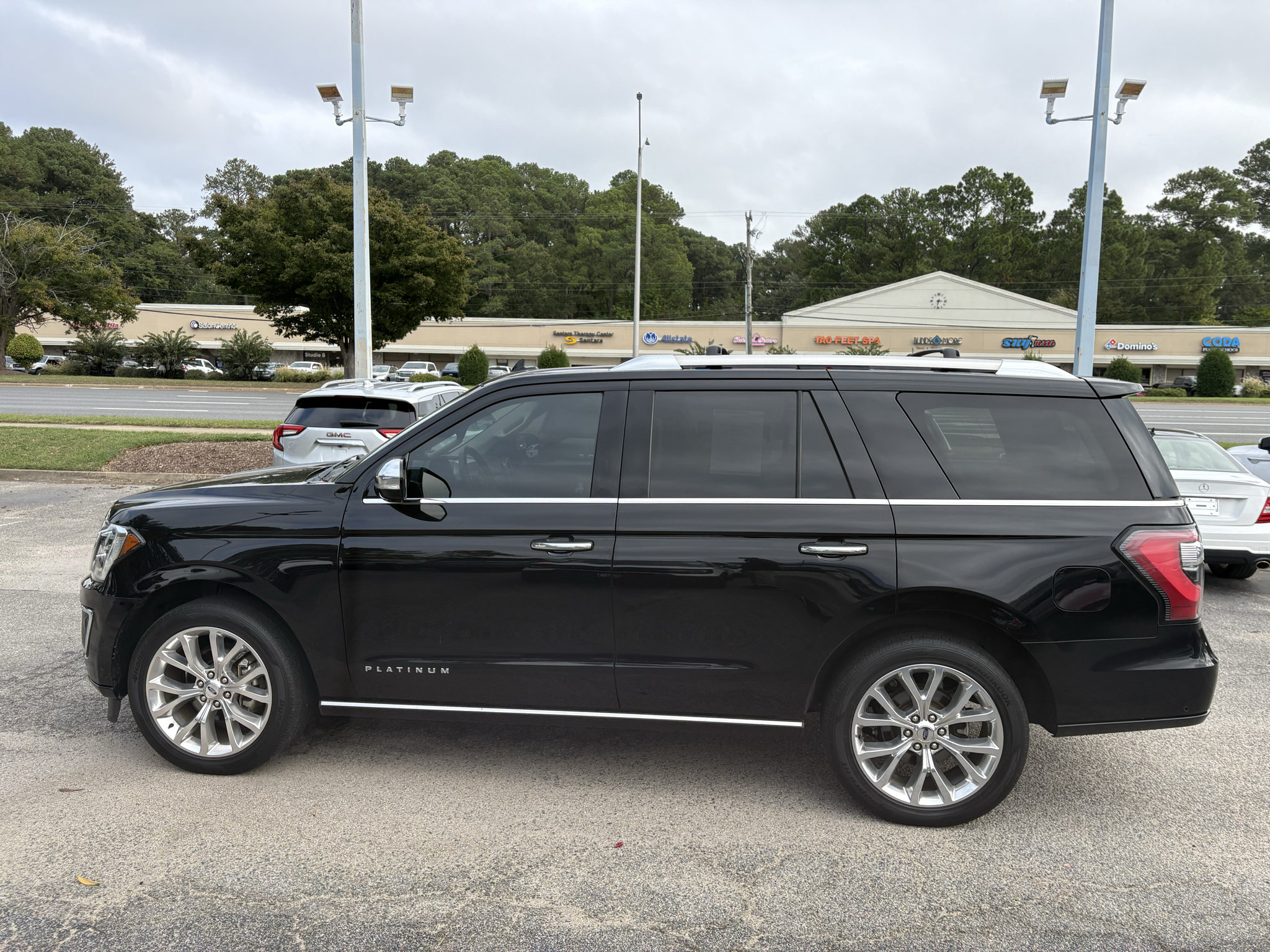 Used 2019 Ford Expedition Platinum AWD/4WD image 8