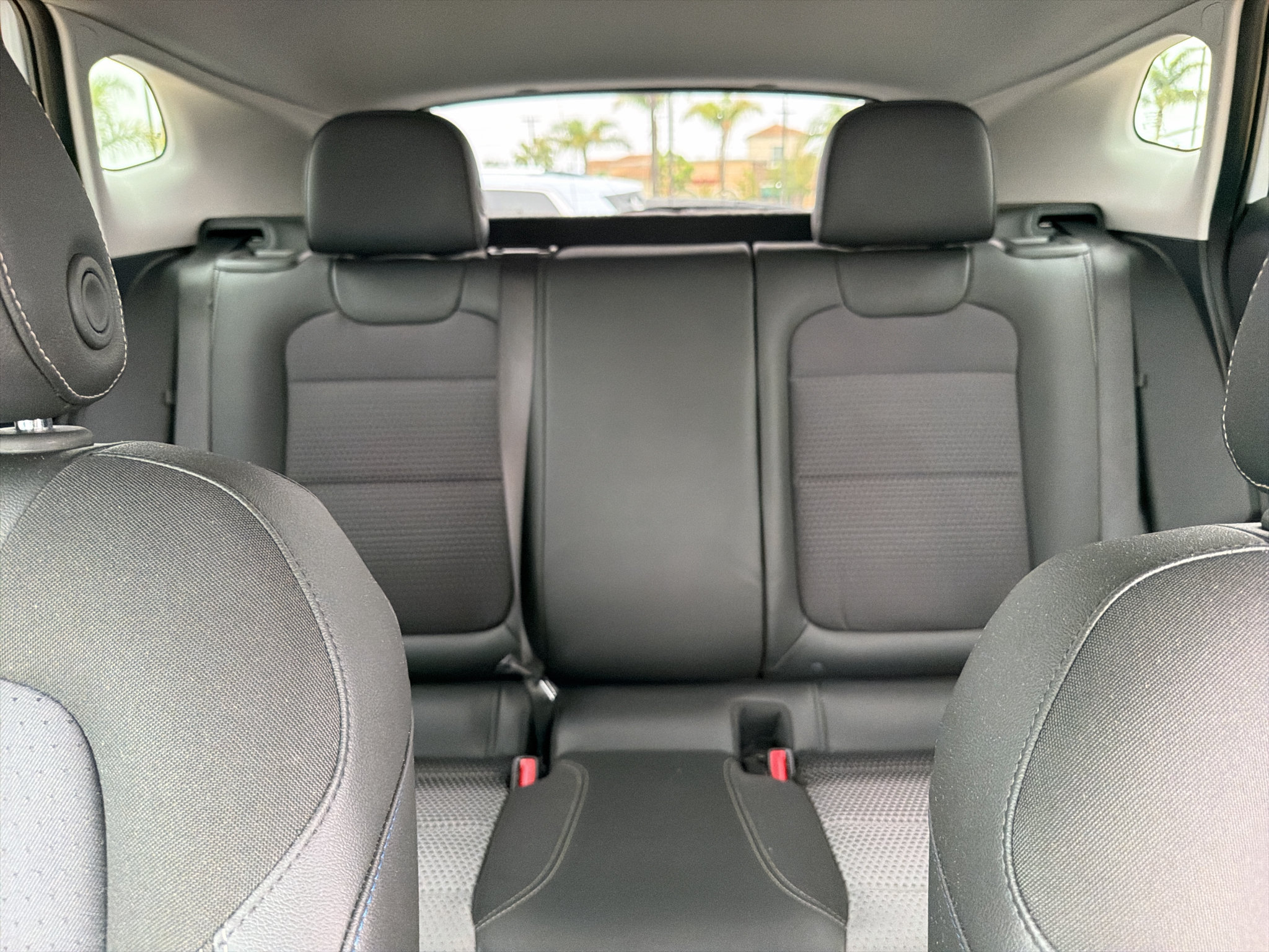 Used 2025 Chevrolet Trax LT FWD image 12