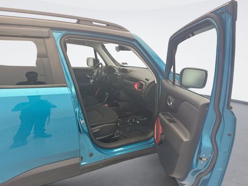 Used 2020 Jeep Renegade Trailhawk AWD/4WD image 18