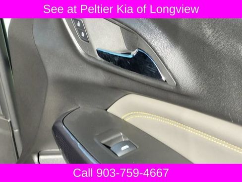 Used 2025 Chevrolet Trax ACTIV w/ Sunroof Package FWD image 12