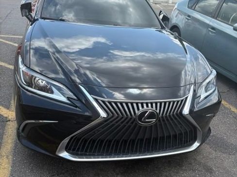 Used 2021 Lexus ES 250 w/ Premium Package AWD/4WD image 1