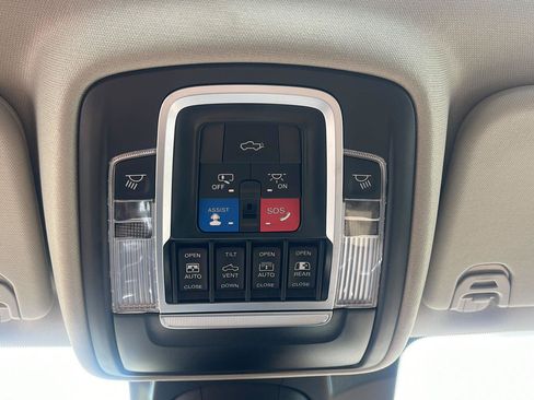 Used 2023 RAM 1500 Limited AWD/4WD image 32