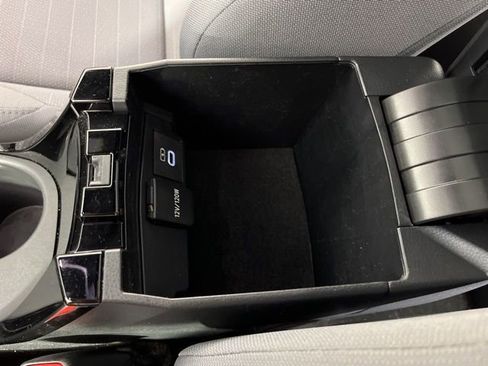 Used 2023 Toyota Corolla SE image 30