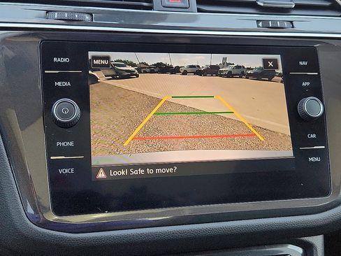 Used 2020 Volkswagen Tiguan S image 7