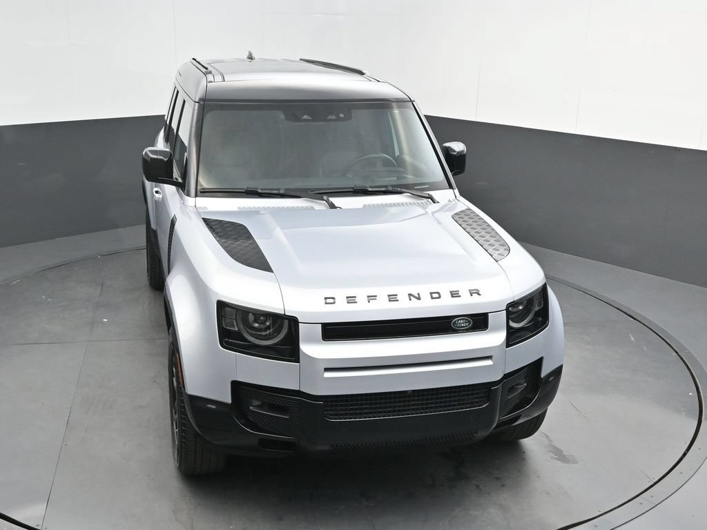 Used 2024 Land Rover Defender 110 X-Dynamic SE AWD/4WD image 37