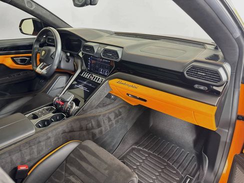 Used 2024 Lamborghini Urus S AWD/4WD image 28
