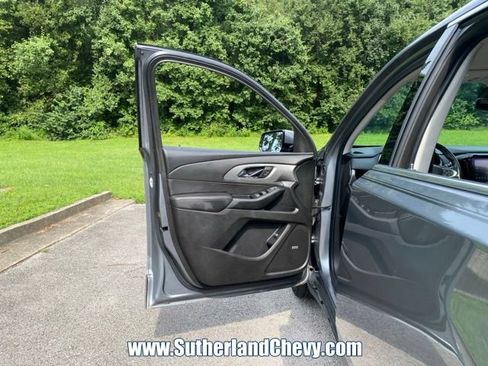Used 2020 Chevrolet Traverse LT w/ LT Premium Package FWD image 13