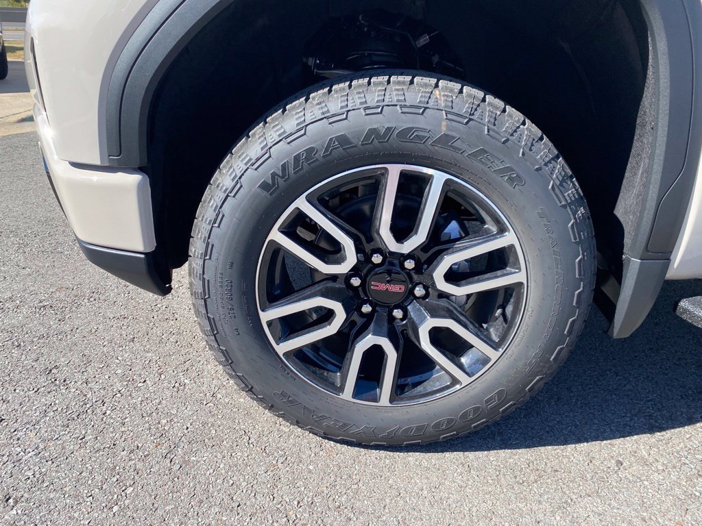 New 2026 GMC Sierra 1500 AT4 w/ AT4 Premium Package AWD/4WD image 3